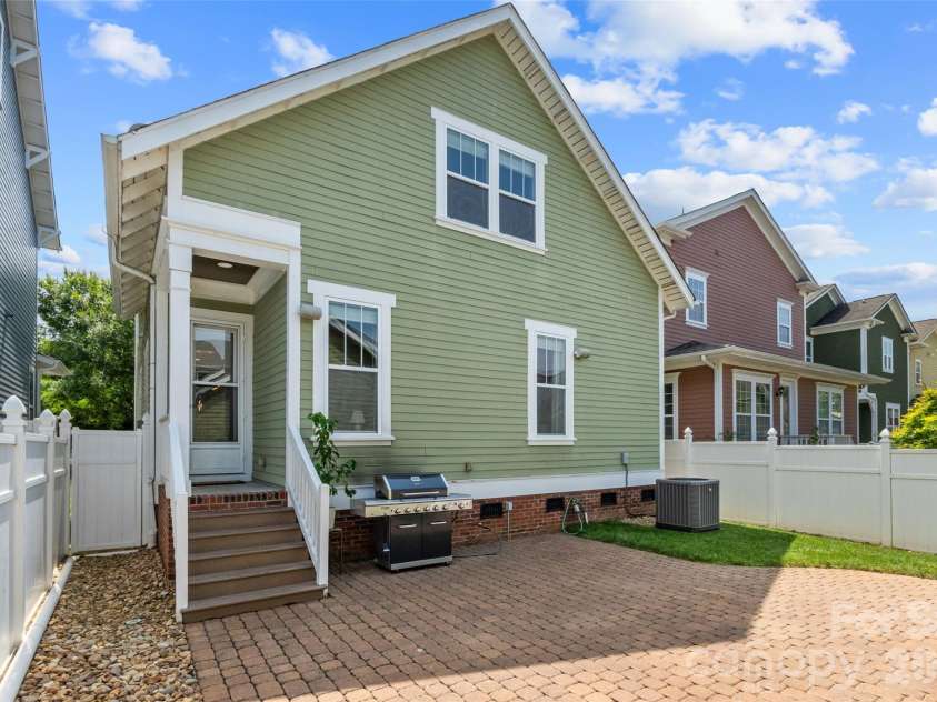 9236 Creekside Park Road, Charlotte, NC 28277.  MLS# CAR4417832, YatesRealty ID 48053. 