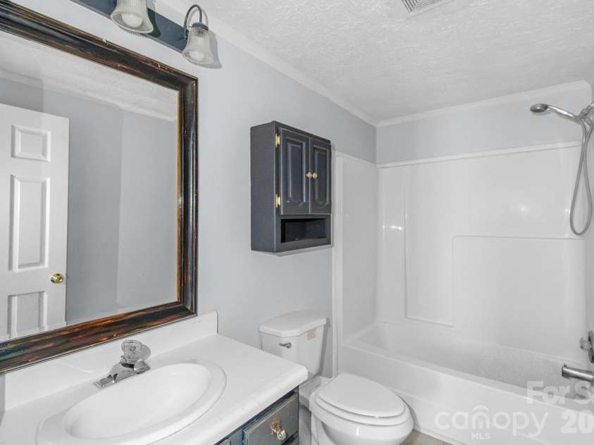 3017 Heather Hill Lane, Richburg, SC 29729.  MLS# CAR4419578, YatesRealty ID 48054. 