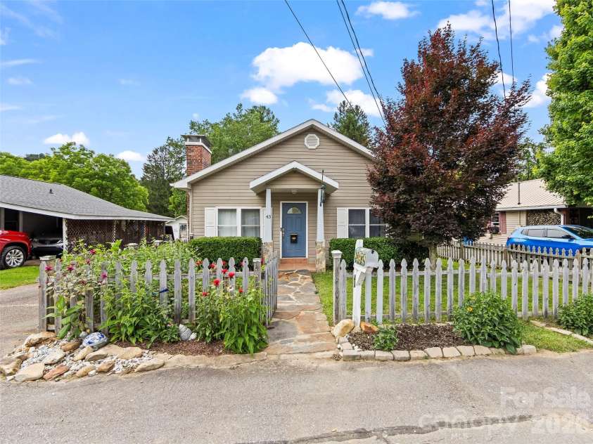 43 Avery Street, Waynesville, NC 28786.  MLS# CAR4420099, YatesRealty ID 48055. 