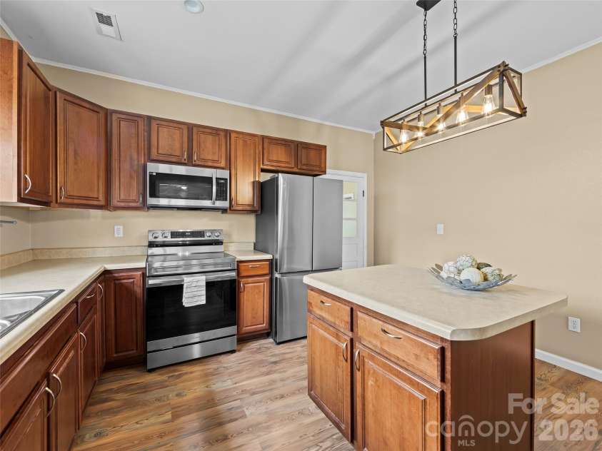 43 Avery Street, Waynesville, NC 28786.  MLS# CAR4420099, YatesRealty ID 48055. 