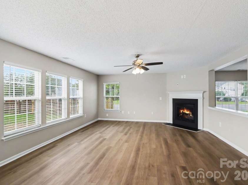 4022 Houldsworth Drive, Charlotte, NC 28213.  MLS# CAR4418414, YatesRealty ID 48057. 