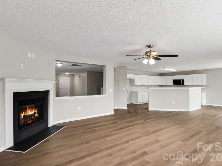 4022 Houldsworth Drive, Charlotte, NC 28213.  MLS# CAR4418414, YatesRealty ID 48057. 