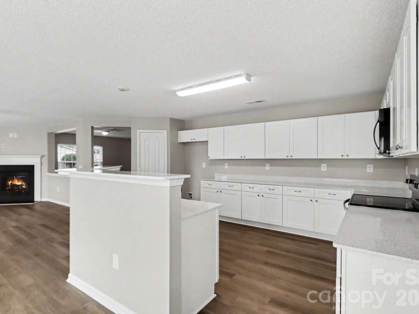 4022 Houldsworth Drive, Charlotte, NC 28213.  MLS# CAR4418414, YatesRealty ID 48057. 