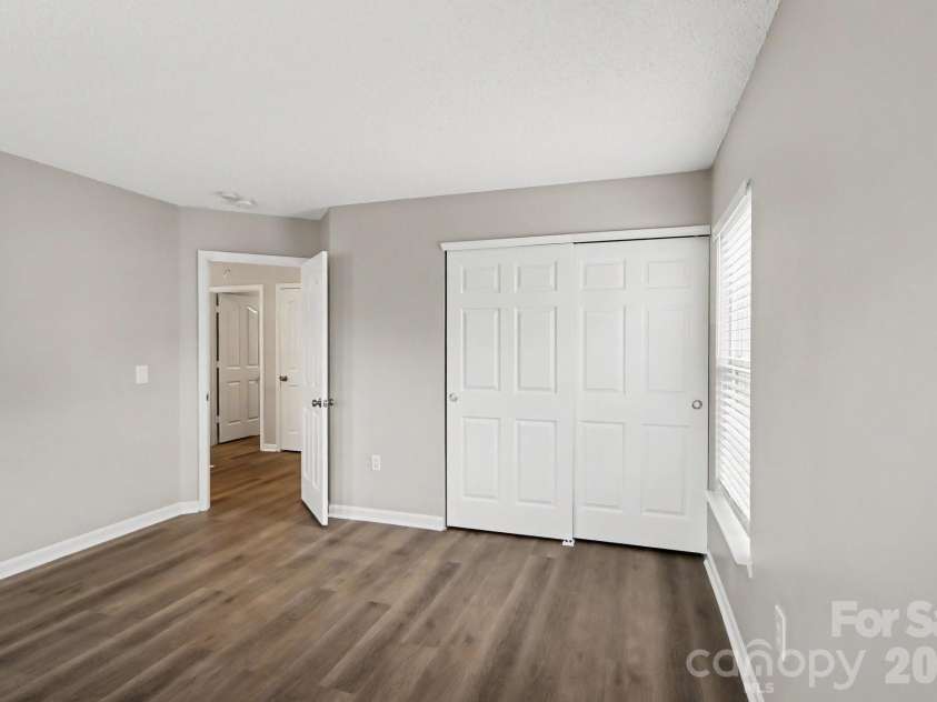 4022 Houldsworth Drive, Charlotte, NC 28213.  MLS# CAR4418414, YatesRealty ID 48057. 
