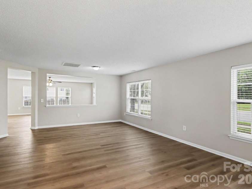 4022 Houldsworth Drive, Charlotte, NC 28213.  MLS# CAR4418414, YatesRealty ID 48057. 