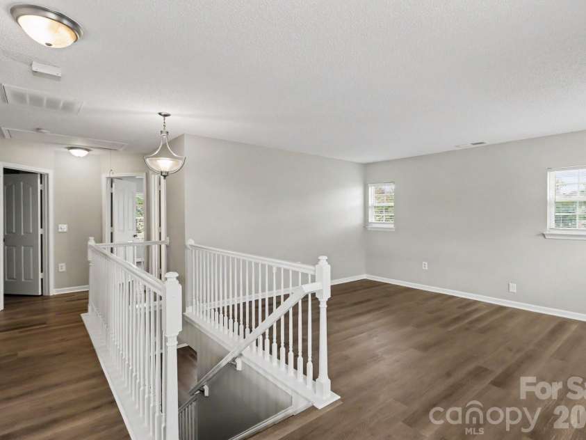 4022 Houldsworth Drive, Charlotte, NC 28213.  MLS# CAR4418414, YatesRealty ID 48057. 