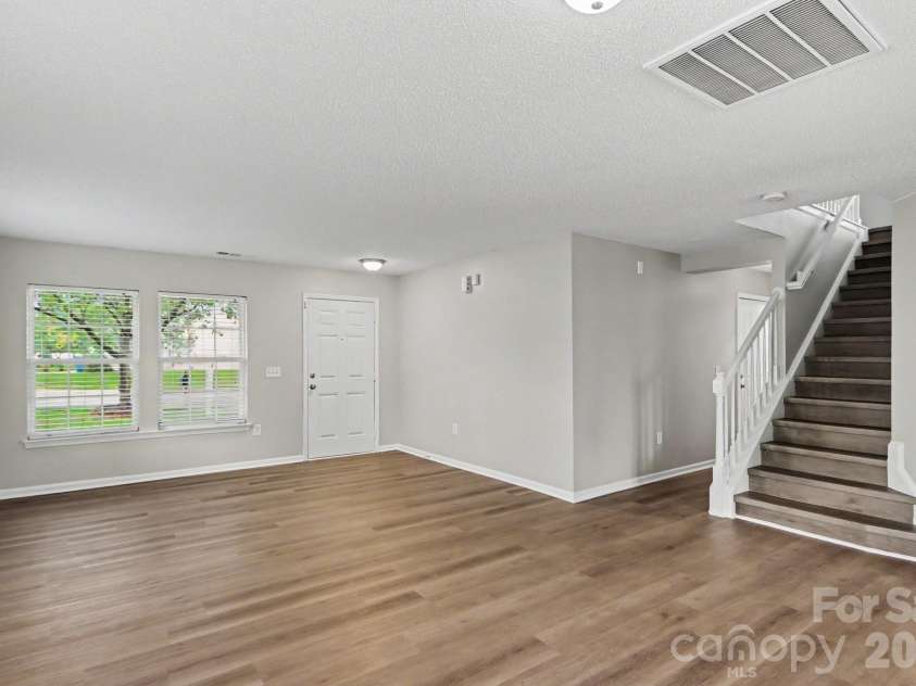 4022 Houldsworth Drive, Charlotte, NC 28213.  MLS# CAR4418414, YatesRealty ID 48057. 