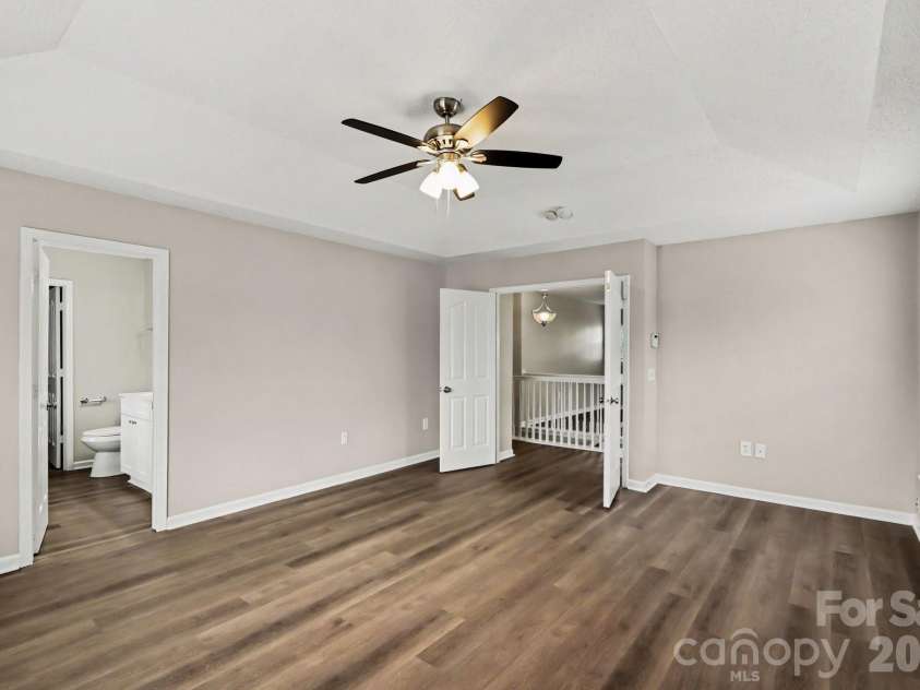 4022 Houldsworth Drive, Charlotte, NC 28213.  MLS# CAR4418414, YatesRealty ID 48057. 