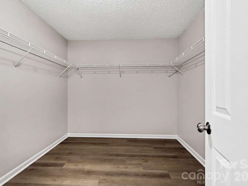 4022 Houldsworth Drive, Charlotte, NC 28213.  MLS# CAR4418414, YatesRealty ID 48057. 