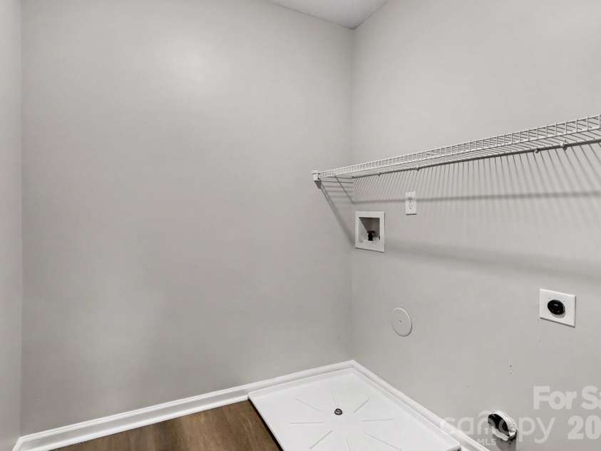 4022 Houldsworth Drive, Charlotte, NC 28213.  MLS# CAR4418414, YatesRealty ID 48057. 