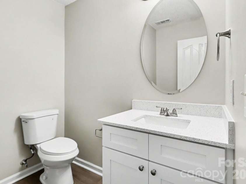 4022 Houldsworth Drive, Charlotte, NC 28213.  MLS# CAR4418414, YatesRealty ID 48057. 