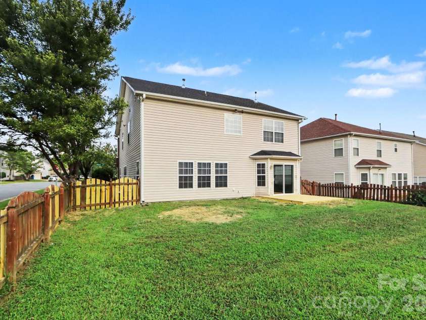 4022 Houldsworth Drive, Charlotte, NC 28213.  MLS# CAR4418414, YatesRealty ID 48057. 