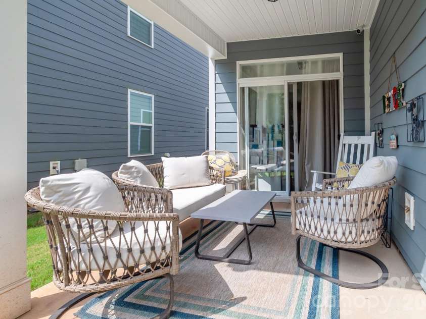 8026 Saluda Drive, Charlotte, NC 28269.  MLS# CAR4409063, YatesRealty ID 48058. 