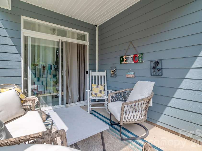 8026 Saluda Drive, Charlotte, NC 28269.  MLS# CAR4409063, YatesRealty ID 48058. 