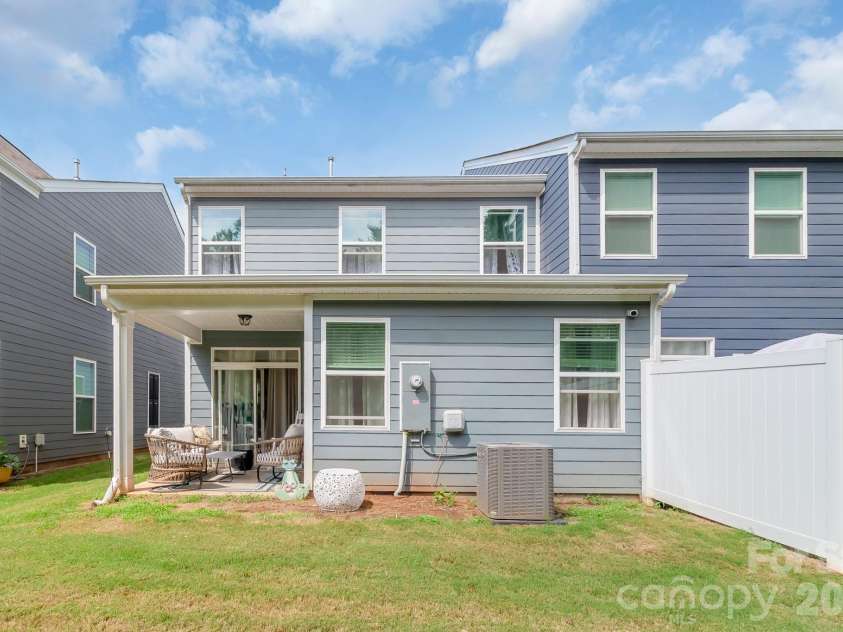 8026 Saluda Drive, Charlotte, NC 28269.  MLS# CAR4409063, YatesRealty ID 48058. 