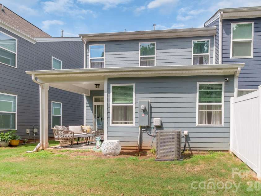 8026 Saluda Drive, Charlotte, NC 28269.  MLS# CAR4409063, YatesRealty ID 48058. 