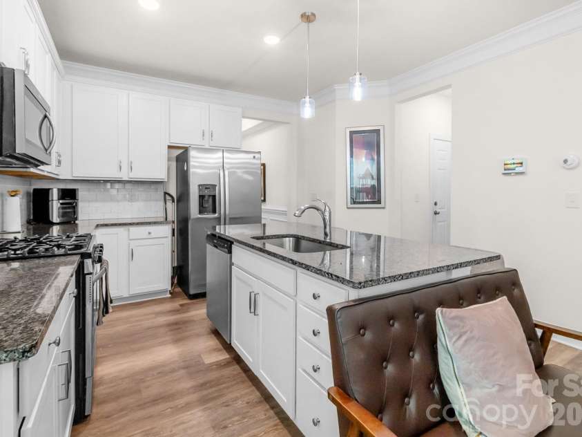 8026 Saluda Drive, Charlotte, NC 28269.  MLS# CAR4409063, YatesRealty ID 48058. 