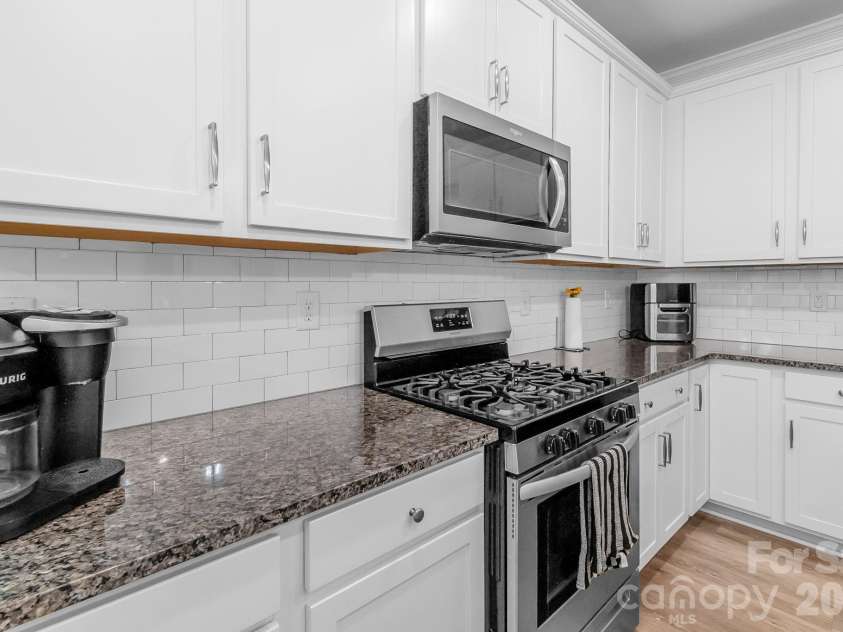 8026 Saluda Drive, Charlotte, NC 28269.  MLS# CAR4409063, YatesRealty ID 48058. 