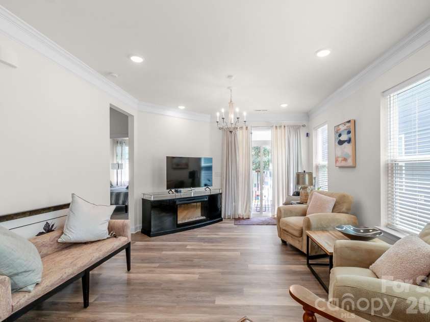 8026 Saluda Drive, Charlotte, NC 28269.  MLS# CAR4409063, YatesRealty ID 48058. 