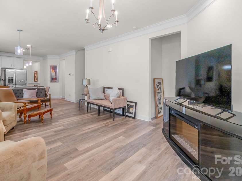 8026 Saluda Drive, Charlotte, NC 28269.  MLS# CAR4409063, YatesRealty ID 48058. 