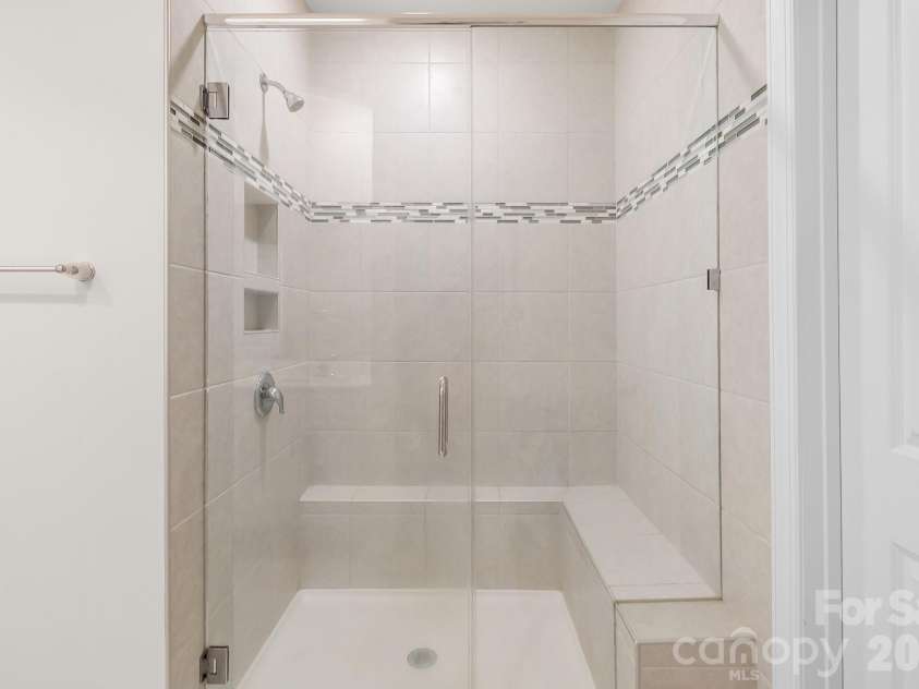 8026 Saluda Drive, Charlotte, NC 28269.  MLS# CAR4409063, YatesRealty ID 48058. 