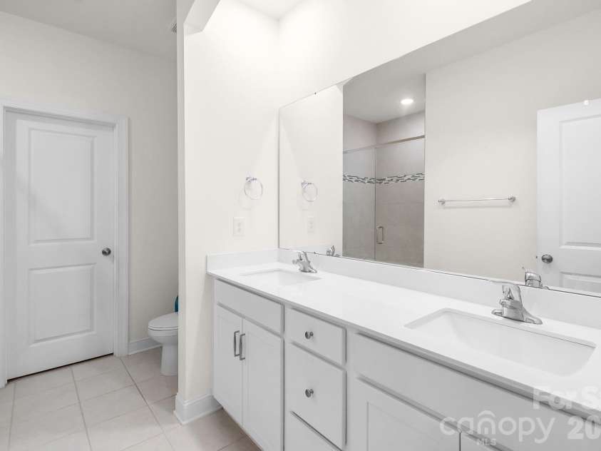 8026 Saluda Drive, Charlotte, NC 28269.  MLS# CAR4409063, YatesRealty ID 48058. 