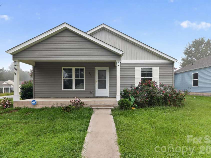 206 Dillon Drive, Clinton, SC 29325.  MLS# CAR4420182, YatesRealty ID 48059. 