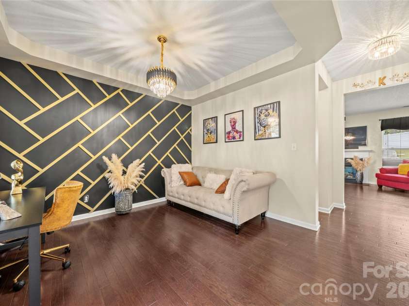 5610 Turtleback Court, Charlotte, NC 28269.  MLS# CAR4398423, YatesRealty ID 48060. 