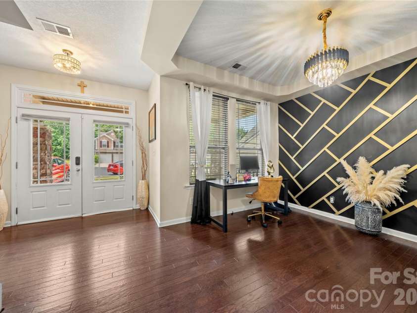 5610 Turtleback Court, Charlotte, NC 28269.  MLS# CAR4398423, YatesRealty ID 48060. 
