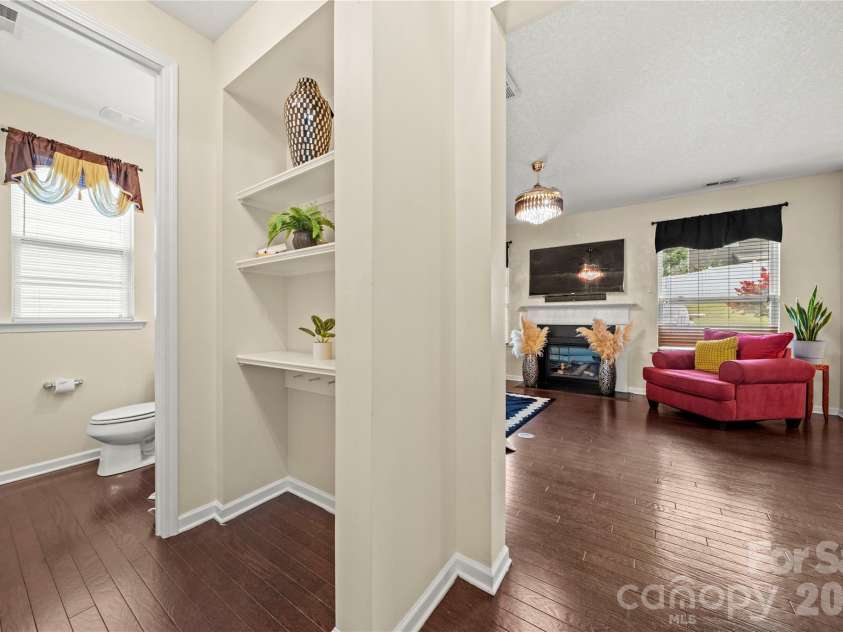5610 Turtleback Court, Charlotte, NC 28269.  MLS# CAR4398423, YatesRealty ID 48060. 
