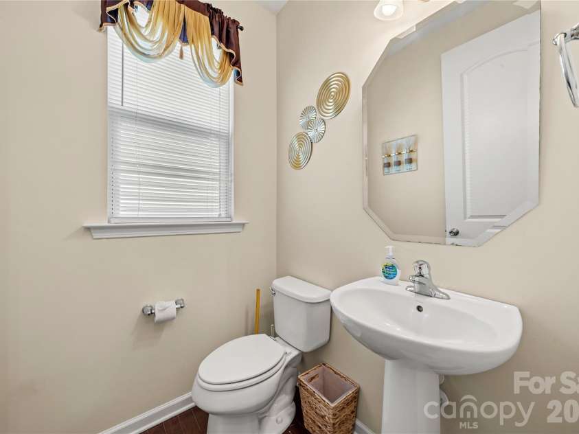 5610 Turtleback Court, Charlotte, NC 28269.  MLS# CAR4398423, YatesRealty ID 48060. 