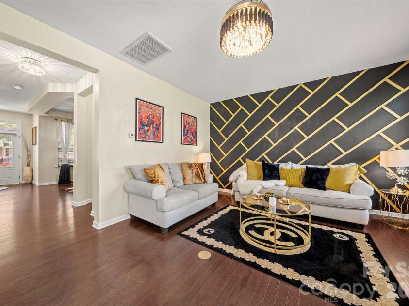 5610 Turtleback Court, Charlotte, NC 28269.  MLS# CAR4398423, YatesRealty ID 48060. 