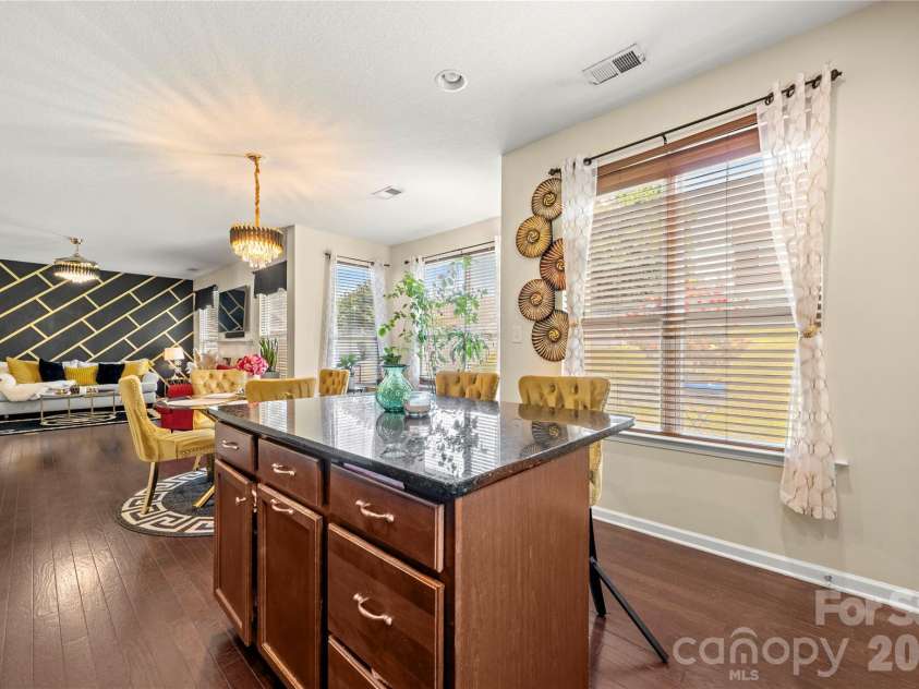 5610 Turtleback Court, Charlotte, NC 28269.  MLS# CAR4398423, YatesRealty ID 48060. 