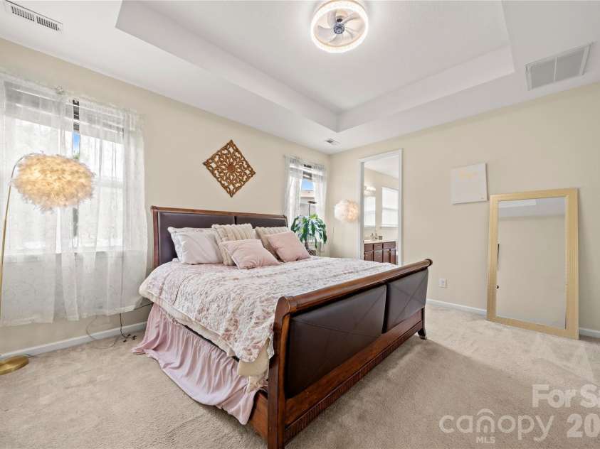 5610 Turtleback Court, Charlotte, NC 28269.  MLS# CAR4398423, YatesRealty ID 48060. 
