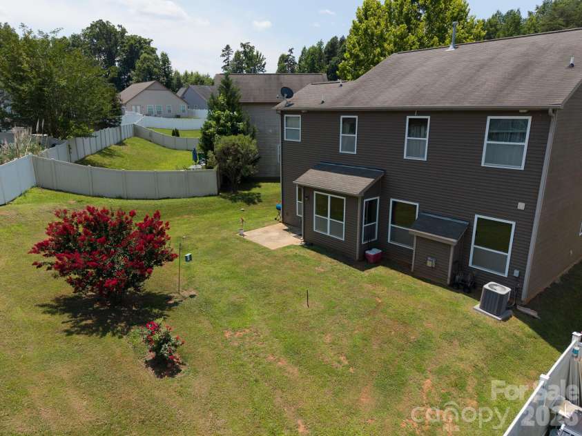 5610 Turtleback Court, Charlotte, NC 28269.  MLS# CAR4398423, YatesRealty ID 48060. 