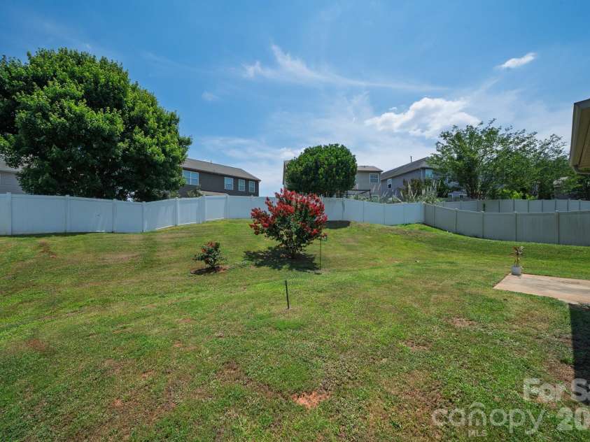 5610 Turtleback Court, Charlotte, NC 28269.  MLS# CAR4398423, YatesRealty ID 48060. 
