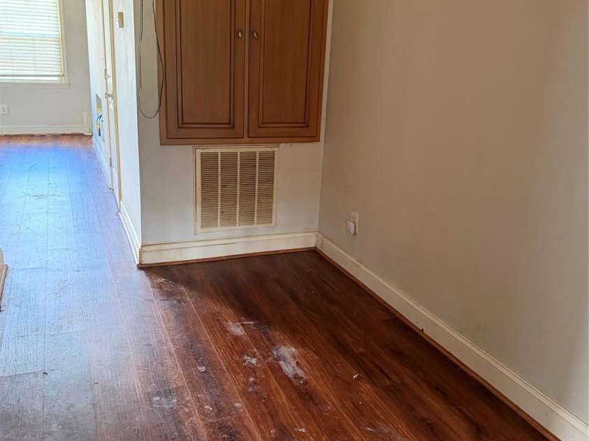 155 17th Street, Hickory, NC 28601.  MLS# CAR4420228, YatesRealty ID 48061. 