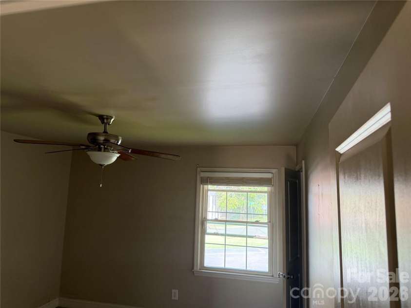 155 17th Street, Hickory, NC 28601.  MLS# CAR4420228, YatesRealty ID 48061. 