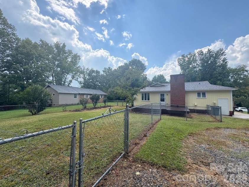 107 Ephraim Drive, Salisbury, NC 28144.  MLS# CAR4420227, YatesRealty ID 48062. 
