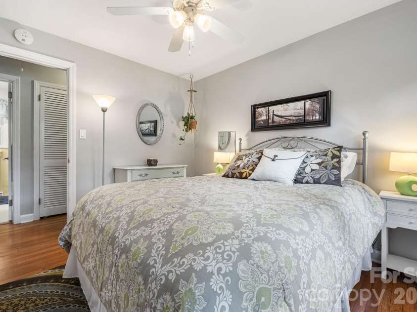 49 White Pine Drive, Asheville, NC 28805.  MLS# CAR4420186, YatesRealty ID 48064. 