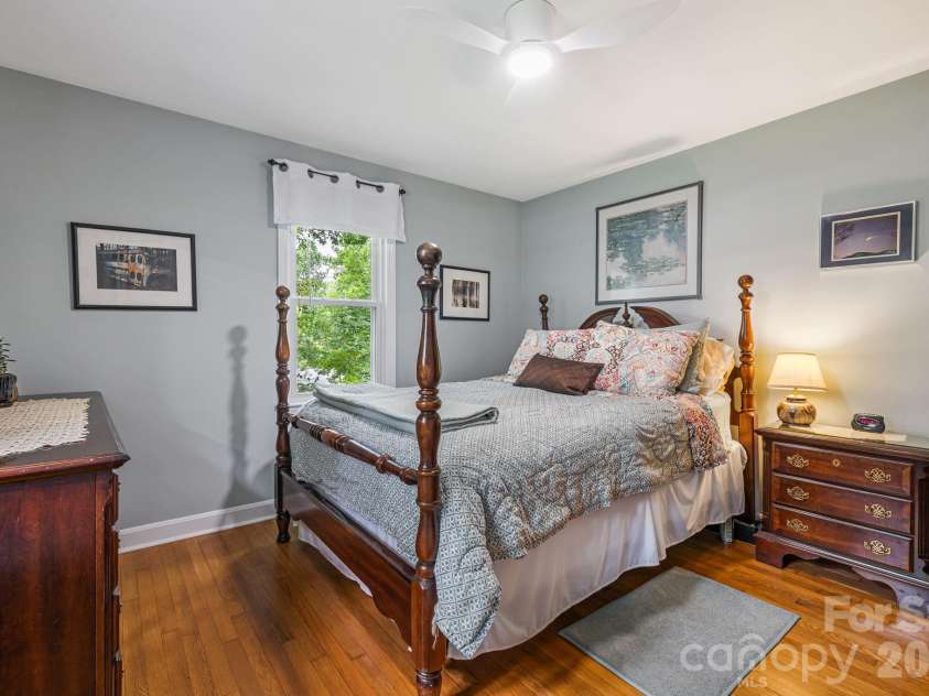 49 White Pine Drive, Asheville, NC 28805.  MLS# CAR4420186, YatesRealty ID 48064. 