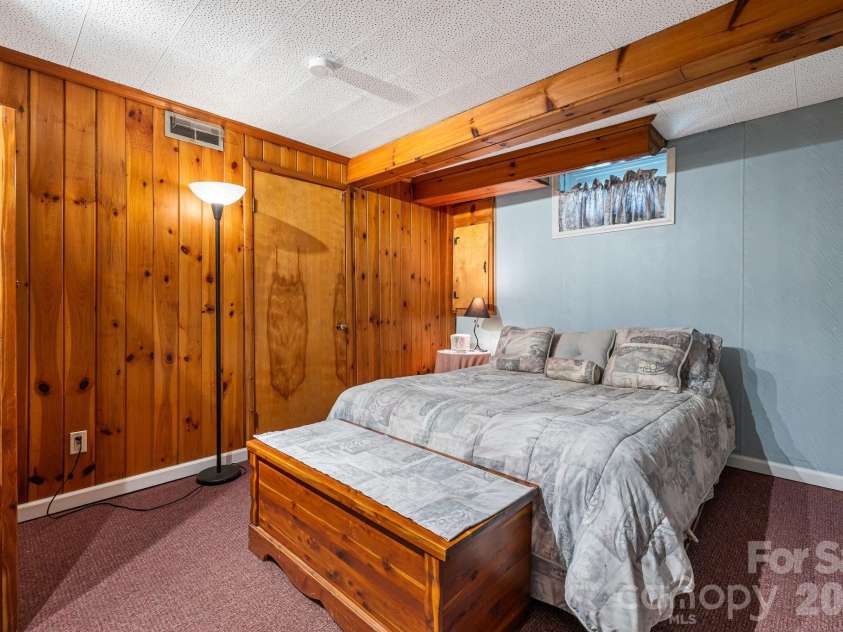 49 White Pine Drive, Asheville, NC 28805.  MLS# CAR4420186, YatesRealty ID 48064. 