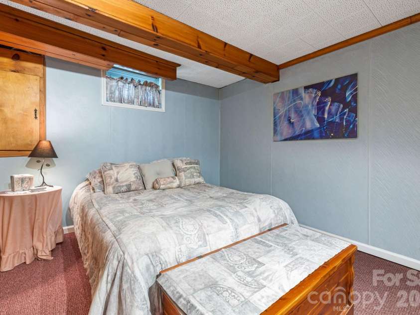 49 White Pine Drive, Asheville, NC 28805.  MLS# CAR4420186, YatesRealty ID 48064. 