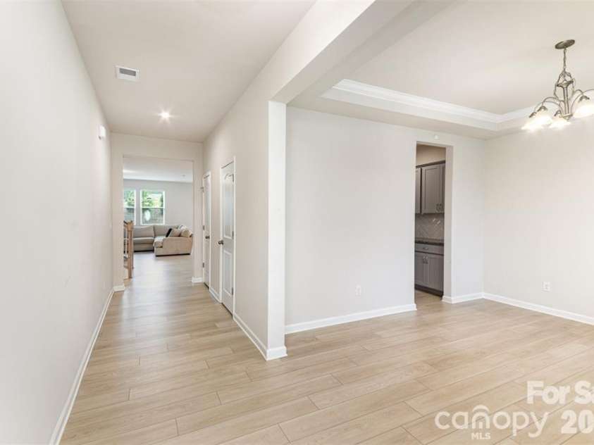 4113 Matindale Way, Charlotte, NC 28216.  MLS# CAR4420037, YatesRealty ID 48065. 