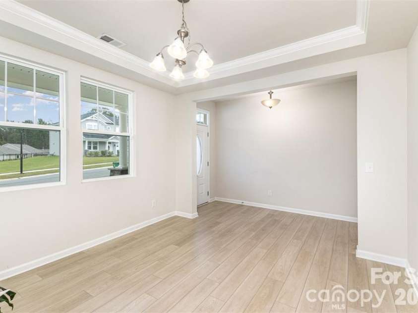 4113 Matindale Way, Charlotte, NC 28216.  MLS# CAR4420037, YatesRealty ID 48065. 
