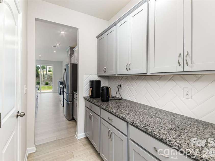 4113 Matindale Way, Charlotte, NC 28216.  MLS# CAR4420037, YatesRealty ID 48065. 