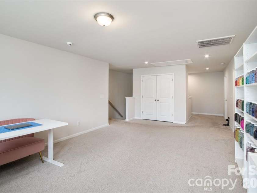 4113 Matindale Way, Charlotte, NC 28216.  MLS# CAR4420037, YatesRealty ID 48065. 