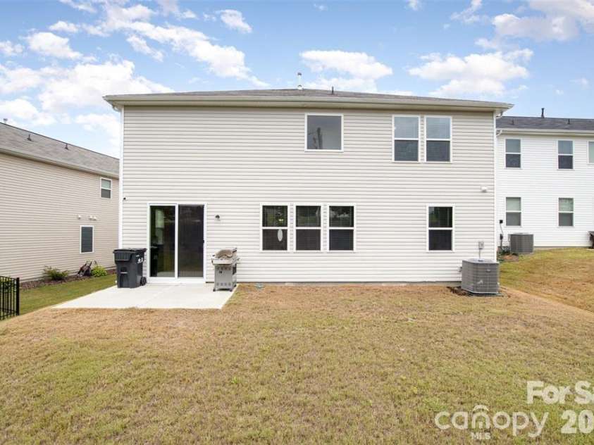 4113 Matindale Way, Charlotte, NC 28216.  MLS# CAR4420037, YatesRealty ID 48065. 