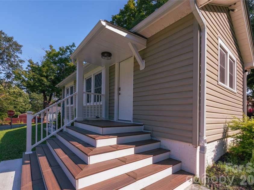 701 Betty Street, Gastonia, NC 28054.  MLS# CAR4420236, YatesRealty ID 48066. 