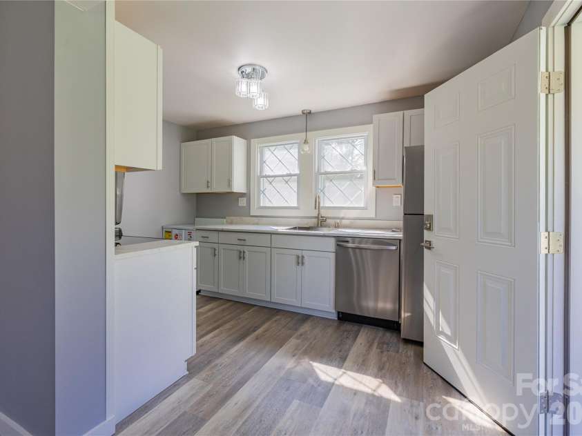 701 Betty Street, Gastonia, NC 28054.  MLS# CAR4420236, YatesRealty ID 48066. 